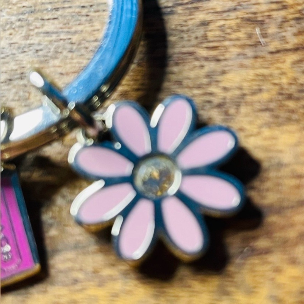 COACH Vintage Double Daisy Delight Pink Silver Signature Charm Keychain like new - Picture 5 of 9